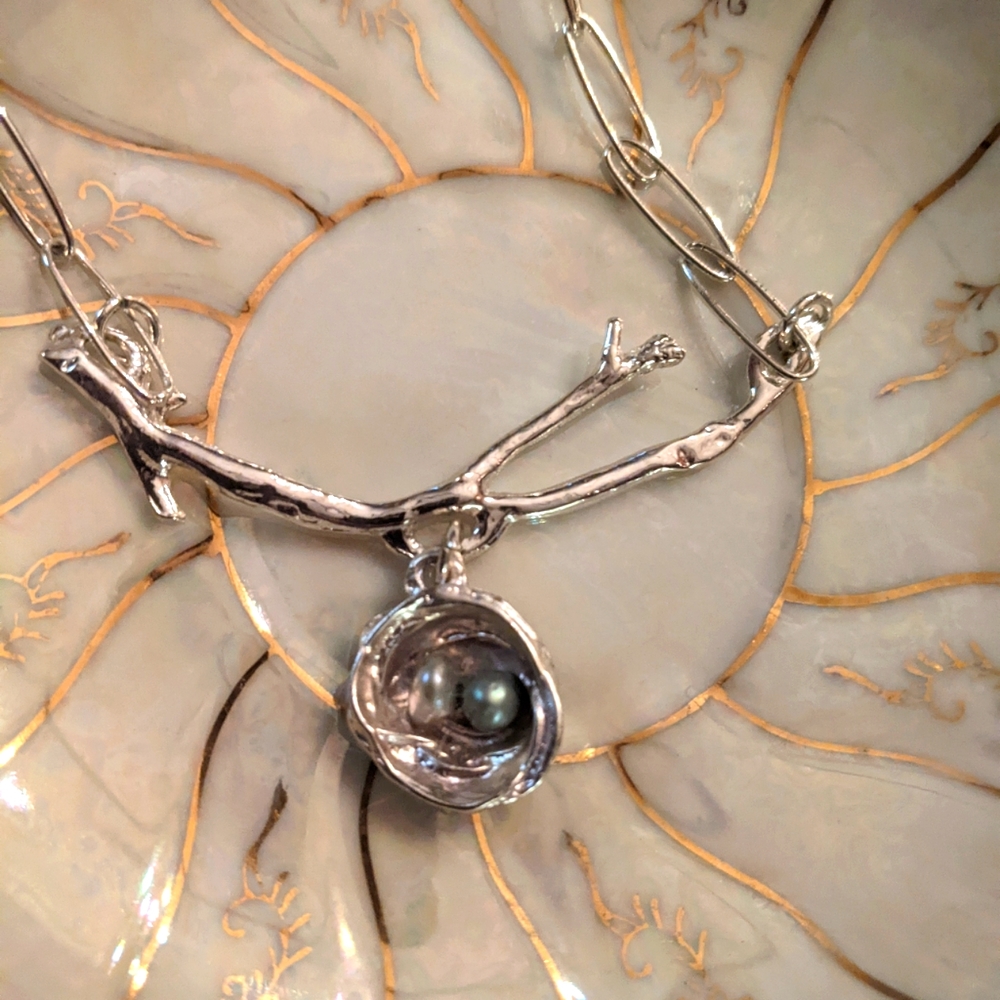 Mothers Necklace bird's nest with 2 eggs (pearls)